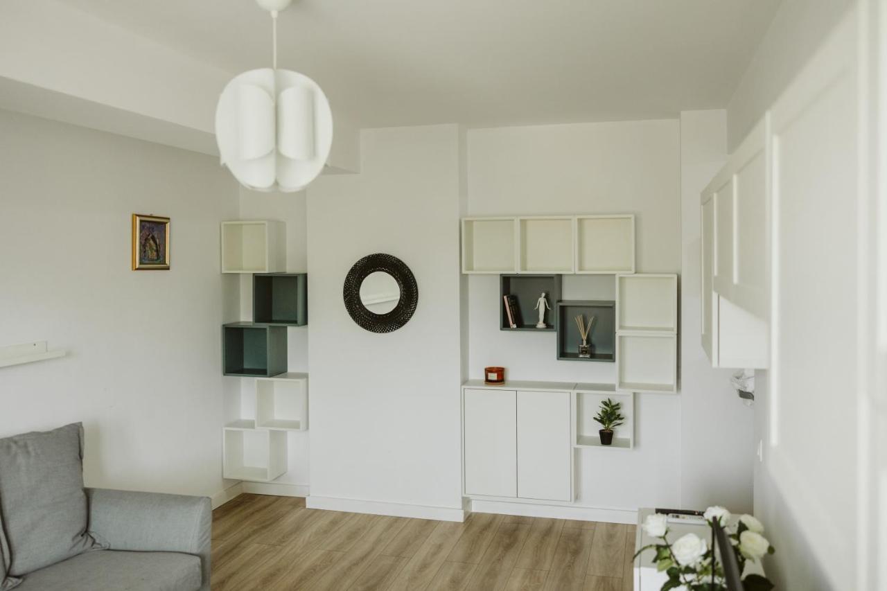 Pure Apartment Bucharest Exterior photo